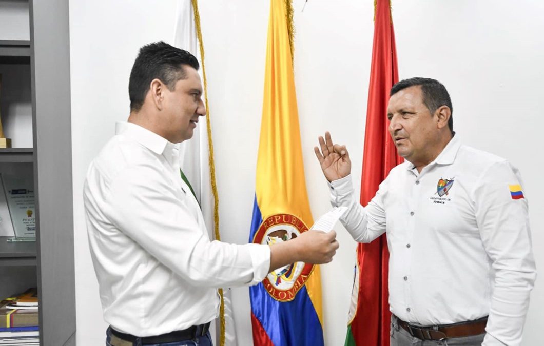 El gobernador del departamento de Arauca, Renson Jesús Martínez Prada, posesionó al nuevo Secretario de Educación Departamental de Arauca