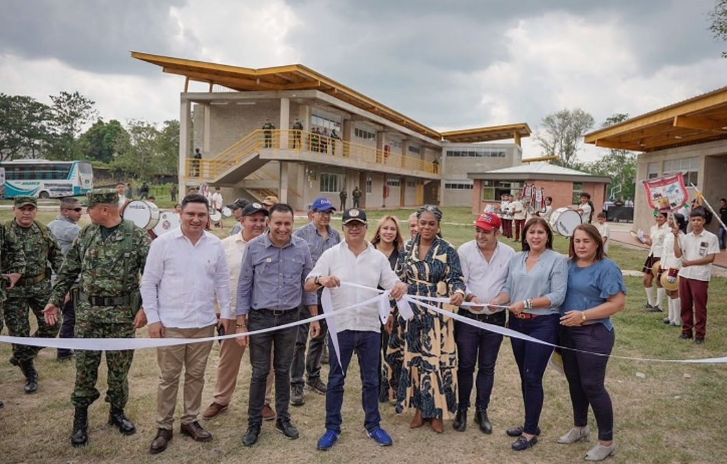 Presidente Gustavo Petro entregó a la comunidad de Panamá de Arauca el nuevo megacolegio Pedro Nel Jiménez